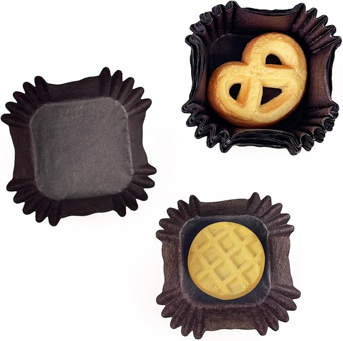 qiqee 500pcs Coffee Square Cupcake Liners Muffin Linner No Smell, Food Grade Baking Cups（Standard Size）