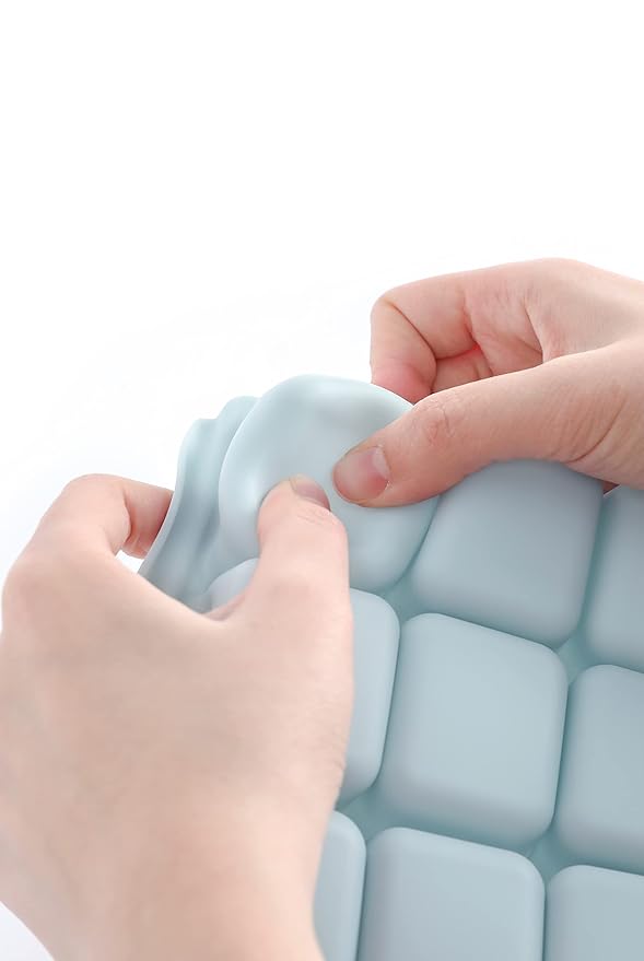 Baby Food Storage Silicone Cubes with Clip-On Lid Freezer Tray Baby Food Soups Purees Ice Easy and Safe Design Made in Korea (20, Ocean Blue)