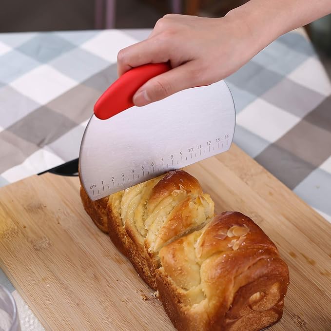 1 pcs Dough Pastry Scraper Chopper/Stainless Steel Dough Scraper Cutter with Ergonomic Rubber Non-Slip Grip/Dough Scraper Cutter/Pro Pastry Pizza Cutter Chopper (Red)