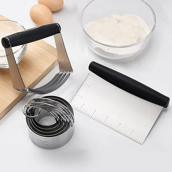 HULISEN Stainless Steel Biscuit Cutter Set, Pastry Scraper and Dough Blender, Sturdy & Long-Lasting with Ergonomic Rubber Grip, Professional Baking Dough Tools, Gift Package (3 Pcs/Set)
