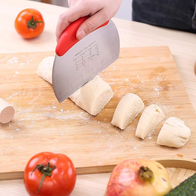 1 pcs Dough Pastry Scraper Chopper/Stainless Steel Dough Scraper Cutter with Ergonomic Rubber Non-Slip Grip/Dough Scraper Cutter/Pro Pastry Pizza Cutter Chopper (Red)