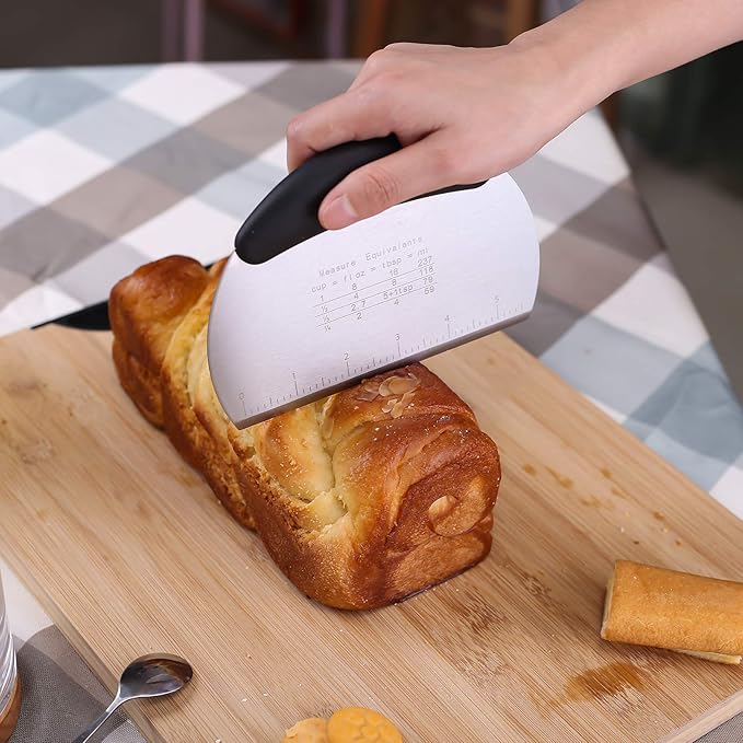 1 pcs Dough Pastry Scraper Chopper/Stainless Steel Dough Scraper Cutter with Ergonomic Rubber Non-Slip Grip/Dough Scraper Cutter/Pro Pastry Pizza Cutter Chopper (Black)