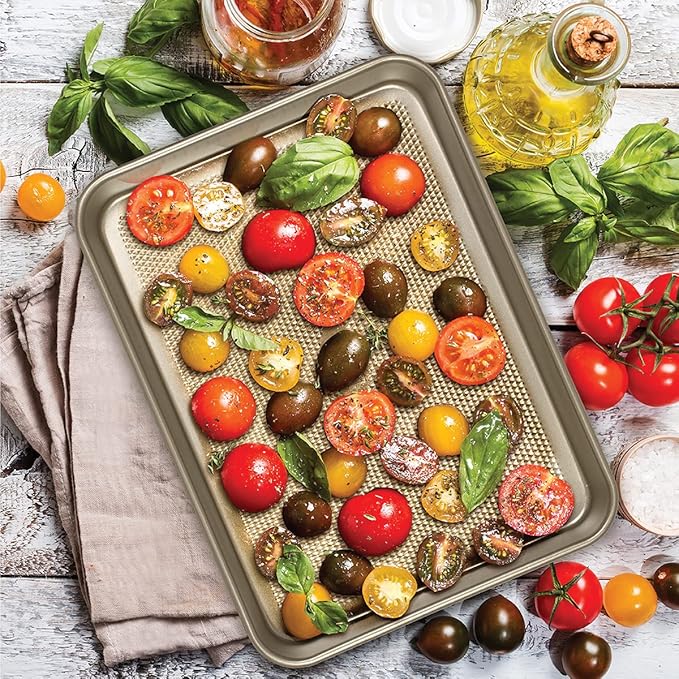 Glad Baking Pan Nonstick - Oblong Metal Dish for Cake and Lasagna - Heavy Duty Carbon Steel Bakeware, Medium
